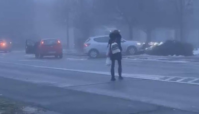 Baleset t&ouml;rt&eacute;nt h&eacute;tfő reggel a Kaposv&aacute;r Pl&aacute;z&aacute;n&aacute;l &ndash; aut&oacute;k cs&uacute;sztak egym&aacute;sba