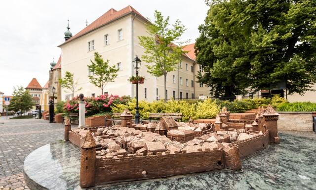 Ezt nem l&aacute;ttuk j&ouml;nni: szeptember v&eacute;g&eacute;n bez&aacute;r M&eacute;sz&aacute;ros Lőrinc egyik sz&aacute;llod&aacute;ja