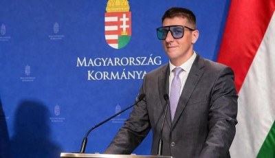 &Eacute;s akkor Eck&uuml; megtartotta a korm&aacute;nyinf&oacute;t, ahogy &iacute;g&eacute;rte