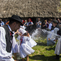 Na ezért nem hervadnak el a szennai lányok! Húsvéti forgatag KÉPGALÉRIA a skanzenből