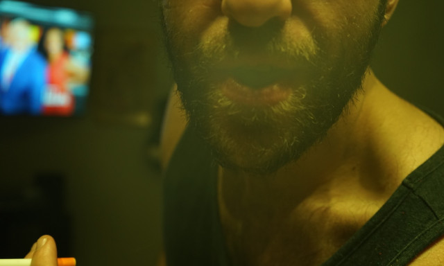 Bet&eacute;pett termesztőre t&ouml;rtek a rendőr&ouml;k, egy kil&oacute; nasi &eacute;s egy tucatnyi mag volt n&aacute;la