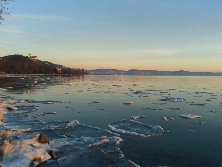 Februárban jön a téli Balaton-átúszás
