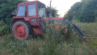 Filmbe illő traktorlop&aacute;s Somogyban: h&aacute;rom traktort is megpr&oacute;b&aacute;lt elind&iacute;tani, v&eacute;g&uuml;l a negyedikkel menek&uuml;lt el Bősz&eacute;nf&aacute;r&oacute;l