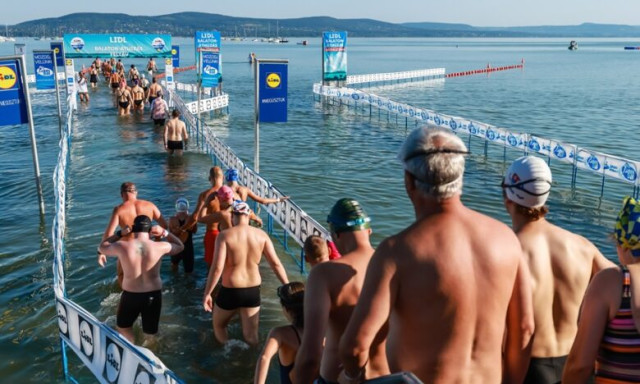 Elindult a nevez&eacute;s a Balaton-&aacute;t&uacute;sz&aacute;sra