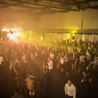 Eszméletlen tömeg ropta a Deltára az egyetemi gólyabálon! - GALÉRIA