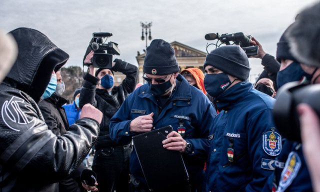 A rendőrök vetettek véget a magyar vendéglátósok tüntetésének vasárnap