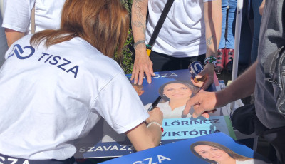 K&iacute;gy&oacute;zott a sor a Tisza pultj&aacute;n&aacute;l, h&aacute;rom &oacute;r&aacute;n &aacute;t dedik&aacute;lt Lőrincz Vikt&oacute;ria