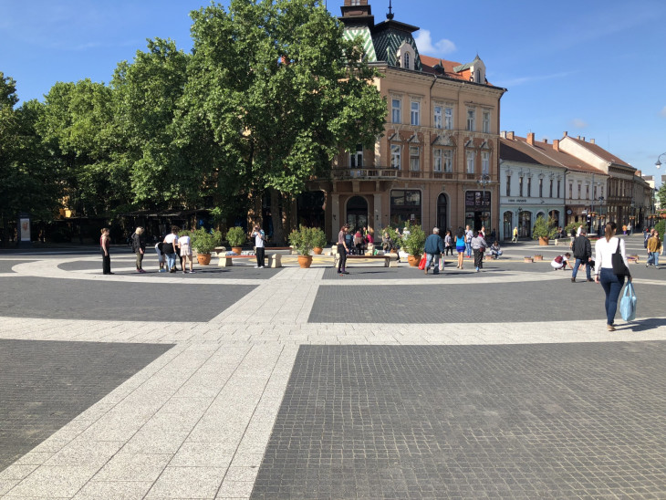 Rippl-Rónai női alakjai ihlették a Kossuth tér kiszínezését