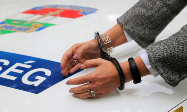 Csomagot lopott egy somogyi udvarr&oacute;l, m&aacute;snap m&aacute;r az ellopott cipőben j&aacute;rt a gyerek