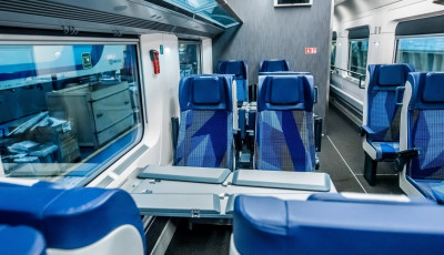 B&eacute;relt első oszt&aacute;ly&uacute; Intercity-kocsikkal pr&oacute;b&aacute;l jav&iacute;tani a M&Aacute;V a ny&aacute;ri balatoni forgalmon