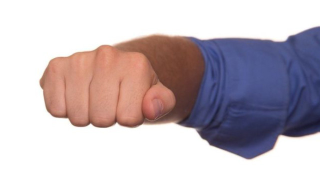 Orrt&ouml;r&eacute;ssel v&eacute;gződ&ouml;tt a c&eacute;ges buli Balatonfenyvesen