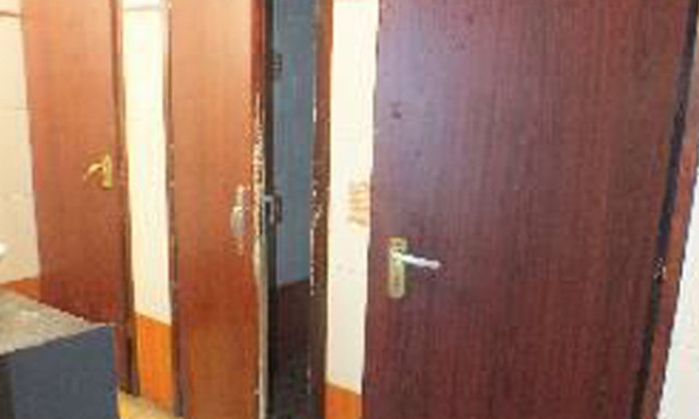 Rug&oacute;sk&eacute;s is előker&uuml;lt egy balatonlellei diszk&oacute; mosd&oacute;j&aacute;ban, t&ouml;bben raboltak ki egy fiatalt