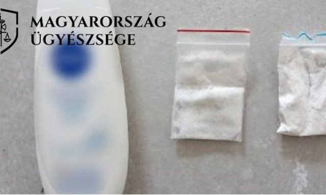 Hollandi&aacute;b&oacute;l csemp&eacute;szett krist&aacute;llyal akartak kereskedni Kaposv&aacute;ron