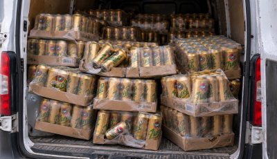1200 liter s&ouml;rt akart Szlov&aacute;ki&aacute;b&oacute;l behozni egy f&eacute;rfi "saj&aacute;t fogyaszt&aacute;sra", nem hittek neki a NAV-osok