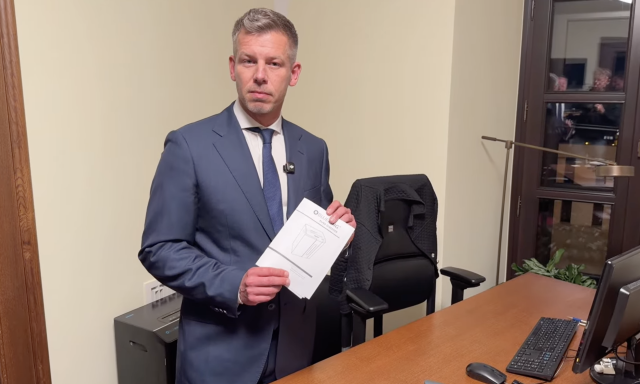 T&aacute;rlatvezet&eacute;st tartott Magyar a Karmelit&aacute;ban, Rog&aacute;n miniszt&eacute;rium&aacute;ban &eacute;s a Bel&uuml;gyminiszt&eacute;riumban is &ndash; VIDE&Oacute;