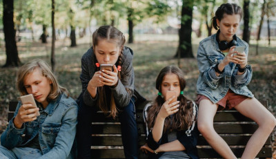 IDEA-felm&eacute;r&eacute;s: a magyarok nagy r&eacute;sze t&aacute;mogatn&aacute; a 16 &eacute;ven aluliak k&ouml;z&ouml;ss&eacute;gim&eacute;dia-tilalm&aacute;t