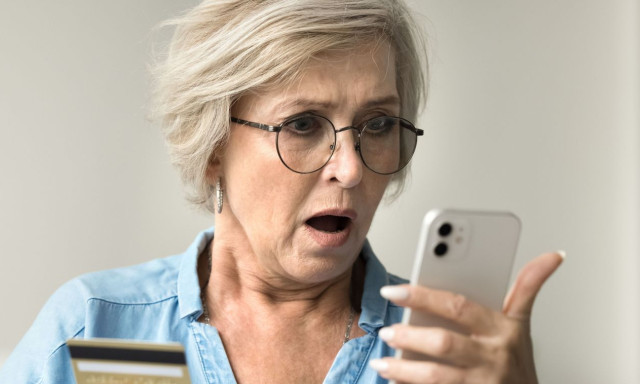 Banki alkalmazottnak adt&aacute;k ki magukat, telefonon csaltak ki &aacute;ldozataikt&oacute;l milli&oacute;kat