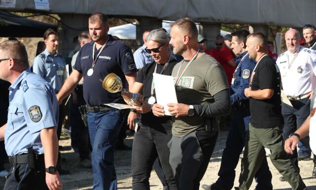 Ez&uuml;st&eacute;rmet szereztek a somogyi rendőr&ouml;k az orsz&aacute;gos lőversenyen