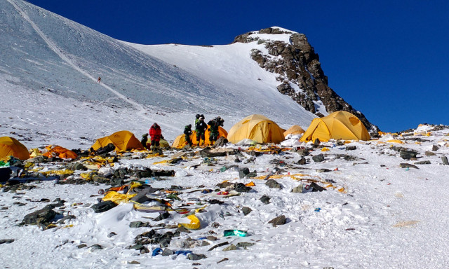 Mostant&oacute;l zacsiba kell kak&aacute;lniuk az Everest hegym&aacute;sz&oacute;inak, a produktumot pedig vissza kell vinni&uuml;k az alapt&aacute;borba