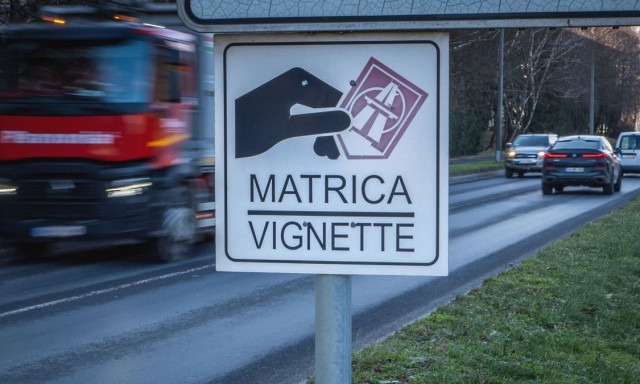 Megszűnik a k&eacute;nyelmi d&iacute;j az online aut&oacute;p&aacute;lya-matric&aacute;kn&aacute;l, &aacute;tlagosan 400 Ft-al olcs&oacute;bbak lesznek a matric&aacute;k