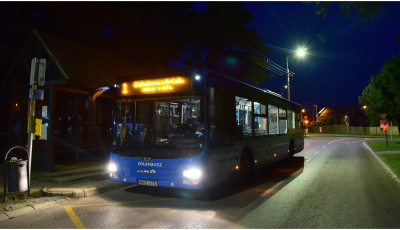 &Ouml;k&ouml;llel t&aacute;madt a t&uuml;relmetlen aut&oacute;s egy buszs&ouml;főrre Si&oacute;fokon