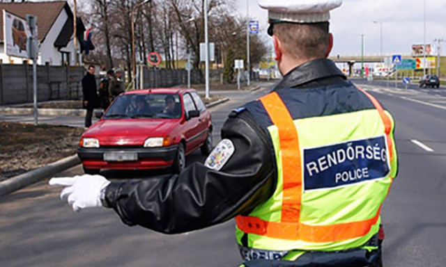 Rengeteg a jogsi n&eacute;lk&uuml;l vezető sofőr, szigor&iacute;tanak - 3 &eacute;v b&ouml;rt&ouml;n is j&aacute;rhat a visszaesőknek