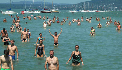 M&aacute;r meg is van a j&ouml;vő &eacute;vi Balaton-&aacute;t&uacute;sz&aacute;s időpontja