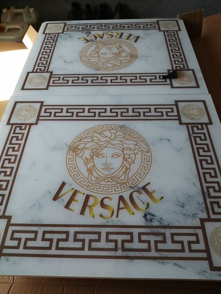 Még Gáspár Győző is megirigyelné ezeket a NAV által lefoglalt bútorokat!