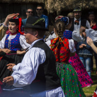 Na ezért nem hervadnak el a szennai lányok! Húsvéti forgatag KÉPGALÉRIA a skanzenből