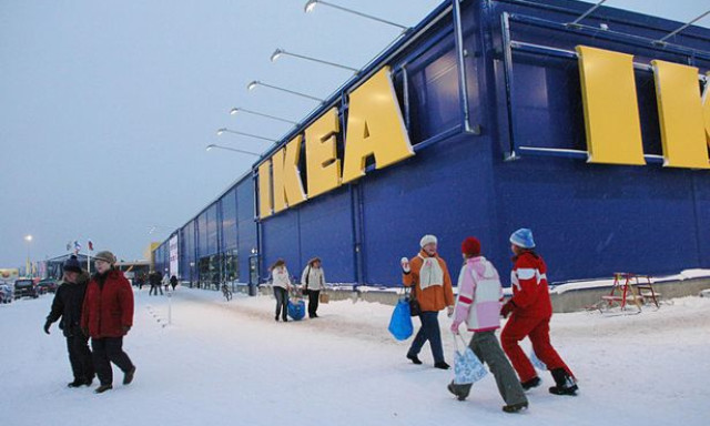 Biztos k&eacute;nyelmes volt &ndash; 31 embernek az IKEA-ban kellett &eacute;jszak&aacute;znia egy h&oacute;vihar miatt