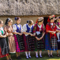 Na ezért nem hervadnak el a szennai lányok! Húsvéti forgatag KÉPGALÉRIA a skanzenből