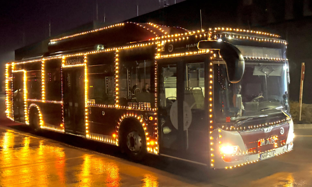 Utols&oacute; &uacute;tj&aacute;ra indult a f&eacute;nybusz