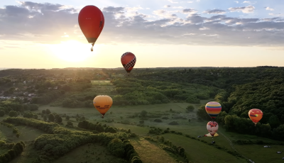 P&aacute;ratlan dr&oacute;nfelv&eacute;telek a Kaposv&aacute;r felett lebegő hől&eacute;gballonokr&oacute;l - VIDE&Oacute;