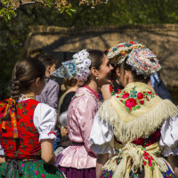 Na ezért nem hervadnak el a szennai lányok! Húsvéti forgatag KÉPGALÉRIA a skanzenből