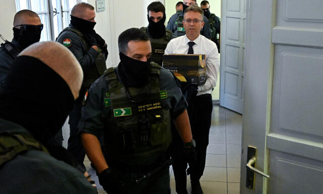 Radnai M&aacute;rk Hank&oacute; Bal&aacute;zsnak: K&eacute;t miaty&aacute;nk k&ouml;z&ouml;tt a 17300 milli&oacute; forintnyi k&ouml;zp&eacute;nzzel is j&oacute; lenne elsz&aacute;molni