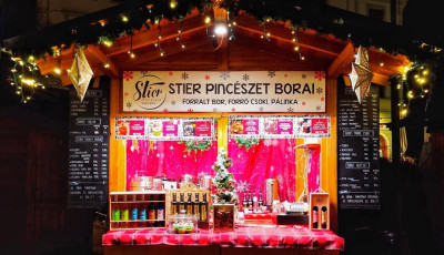 Id&eacute;n is tal&aacute;ltok majd &aacute;rusokat akik nyitva lesznek kar&aacute;csonykor a Kossuth t&eacute;ren