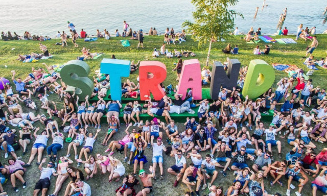 Zam&aacute;rdi offolt, Balatonvil&aacute;goson lesz id&eacute;n a Strand Fesztiv&aacute;l