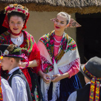 Na ezért nem hervadnak el a szennai lányok! Húsvéti forgatag KÉPGALÉRIA a skanzenből