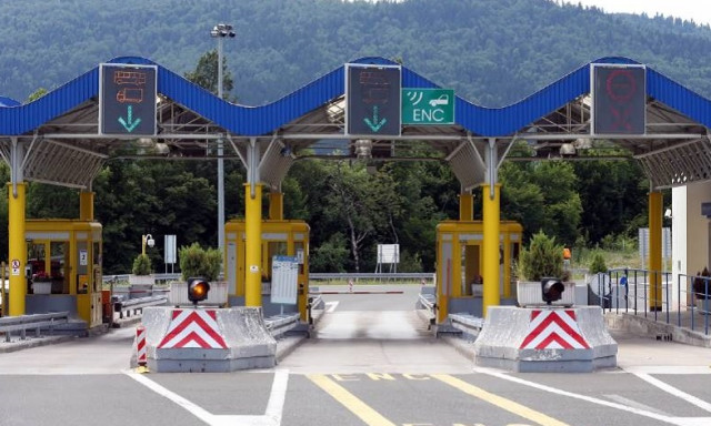 V&eacute;ge a k&iacute;gy&oacute;z&oacute; soroknak - Megszűnnek a fizetőkapuk Horv&aacute;torsz&aacute;gban