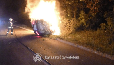 Felborult &eacute;s kigyulladt egy aut&oacute; &Ouml;reglakon