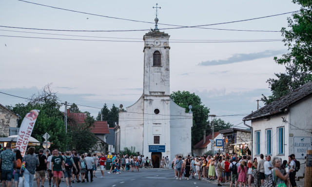 Jav&aacute;ban zajlik a Műv&eacute;szetek V&ouml;lgye - GAL&Eacute;RIA