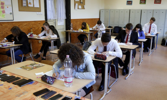 Elt&ouml;r&ouml;lhetik a k&ouml;telező emelt szintű &eacute;retts&eacute;git sőt, a minimumponthat&aacute;rt is