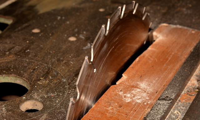 P&eacute;nz a zsebben, konyhab&uacute;tor sehol - Elfogt&aacute;k a csal&oacute; kaposv&aacute;ri asztalost