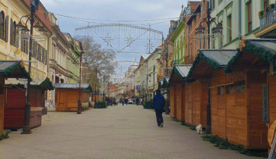 Nagy a k&eacute;sz&uuml;lőd&eacute;s, p&eacute;nteken nyit a kaposv&aacute;ri adventi v&aacute;s&aacute;r