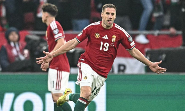 T&ouml;bb kulcsj&aacute;t&eacute;kos is kiesett - Fogh&iacute;jas kerettel k&eacute;sz&uuml;l a v&aacute;logatott a szlov&eacute;nok &eacute;s g&ouml;r&ouml;g&ouml;k ellen