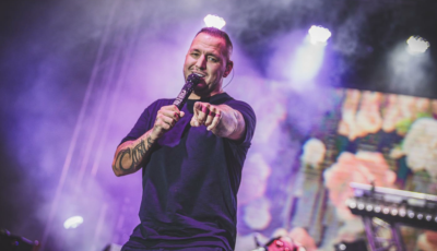 Ingyenes koncertekkel sz&oacute;rja meg az orsz&aacute;got a Szerencsej&aacute;t&eacute;k Zrt. - Kaposv&aacute;rra j&ouml;n Charlie &eacute;s Curtis