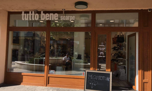 &Uacute;jabb bolt ny&iacute;lt az Ady Endre utc&aacute;ban