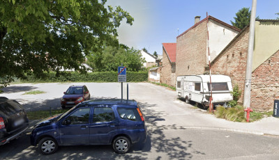 15 ezerre b&uuml;ntett&eacute;k az Ir&aacute;nyi D&aacute;niel mag&aacute;nparkol&oacute;j&aacute;ba &aacute;ll&oacute; aut&oacute;st