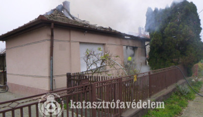 Kigyulladt &eacute;s lakhatatlann&aacute; v&aacute;lt egy h&aacute;z Nikl&aacute;n