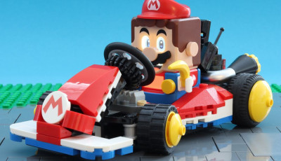 K&uuml;l&ouml;nleges Mario Kart k&eacute;szlettel &eacute;rkezik a LEGO